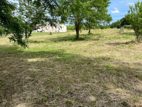 Terrain à vendre de 4 360 m² constructibles LE FOUILLOUX (17)