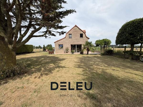 MAISON INDIVIDUELLE DE 160 M² – 3 CHAMBRES, BUREAU, GARAGE, JARDIN ET STATIONNEMENTS – ENVIRONNEMENT CAMPAGNE