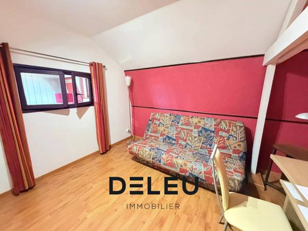 MAISON INDIVIDUELLE DE 160 M² – 3 CHAMBRES, BUREAU, GARAGE, JARDIN ET STATIONNEMENTS – ENVIRONNEMENT CAMPAGNE