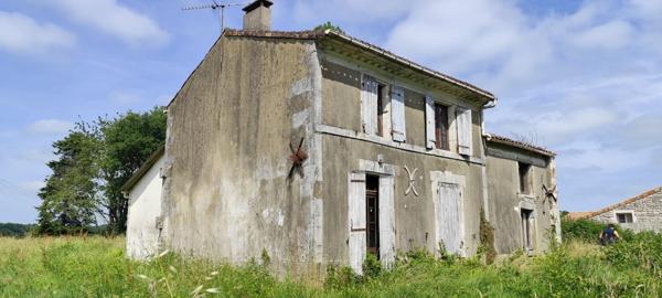 Maison à rénover au Nord de Saintes