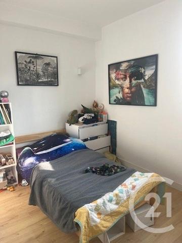 Appartement F5 à vendre  5 pièces - 106,70 m2 HYERES - 83