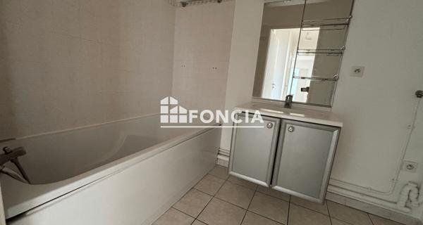 Location Appartement 3 pièces 70 m² - Reims 51100