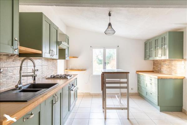 Maison à vendre |  Saint-Hilaire-les-Places |  6 pièces | 167 m²