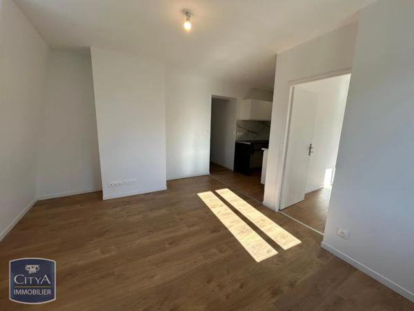 Appartement à louer 2 pièces 46.3m² Saint-Quentin (02100)