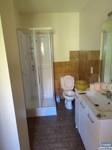 Maison individuelle avec vue dominante, proche de la ville