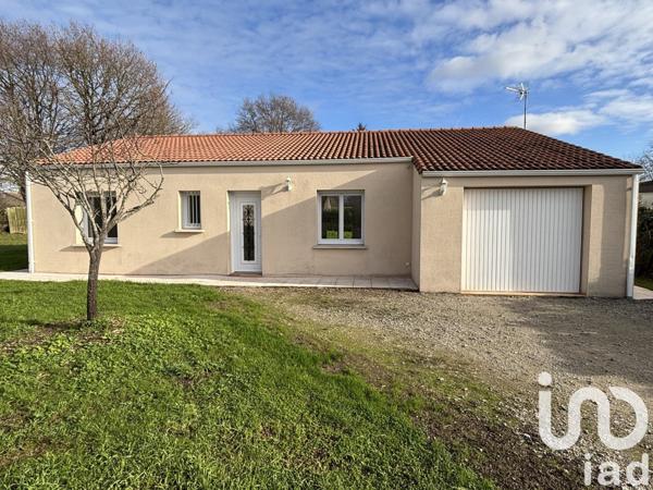 Pavillon 4 pièces de 94 m² à Parthenay (79200)