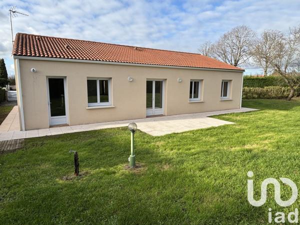 Pavillon 4 pièces de 94 m² à Parthenay (79200)