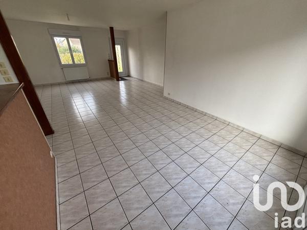 Pavillon 4 pièces de 94 m² à Parthenay (79200)