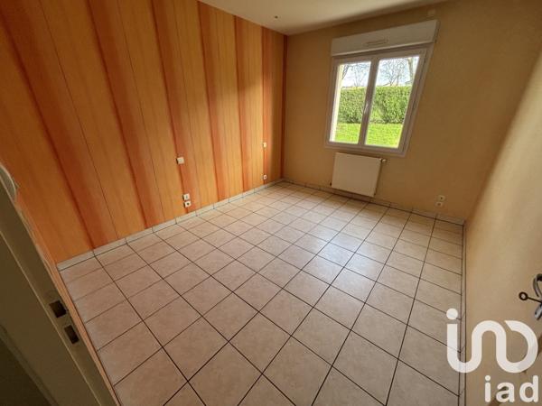 Pavillon 4 pièces de 94 m² à Parthenay (79200)