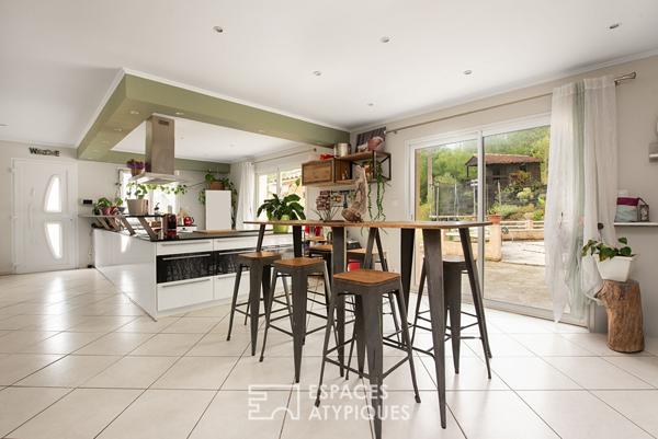 Maison familiale lumineuse avec piscine et espace indépendant près d’Albi