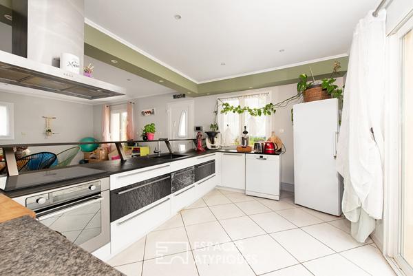 Maison familiale lumineuse avec piscine et espace indépendant près d’Albi