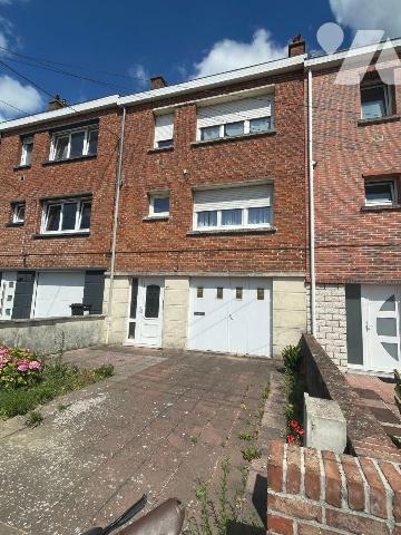 
EN EXCLUSIVITE A VENDRE à BAILLEUL dans le NORD (59) : MAISON BEL ETAGE AVEC GARAGE, STATIONN...