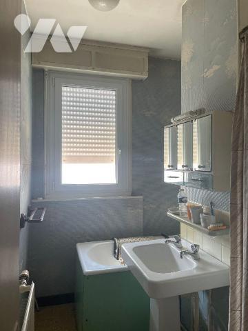 
EN EXCLUSIVITE A VENDRE à BAILLEUL dans le NORD (59) : MAISON BEL ETAGE AVEC GARAGE, STATIONN...