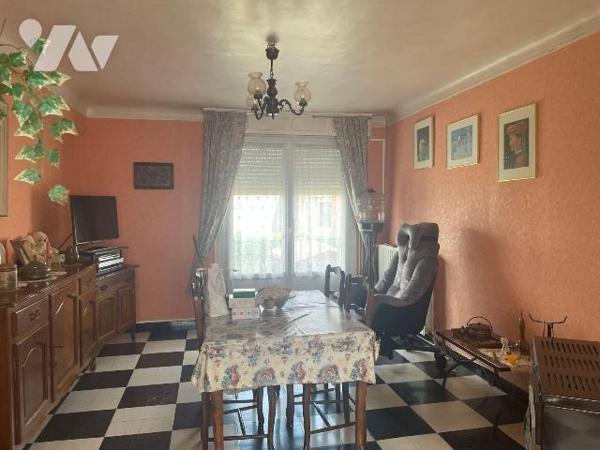 
EN EXCLUSIVITE A VENDRE à BAILLEUL dans le NORD (59) : MAISON BEL ETAGE AVEC GARAGE, STATIONN...