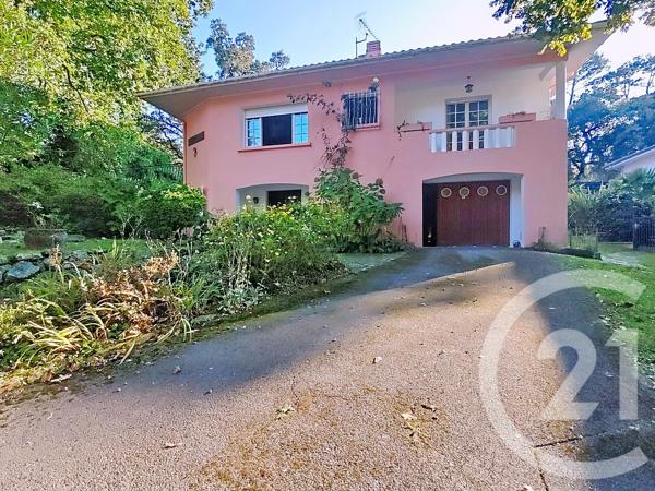 Maison à vendre  8 pièces - 191,46 m 2   ST PIERRE D IRUBE  - 64