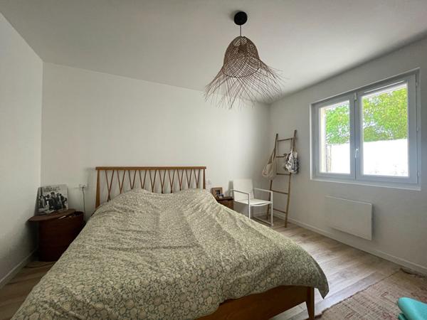 Charme contemporain d'une maison familiale avec piscine et garage à Talence