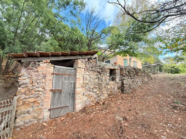 Maison à vendre 3 pièces 72m2 terrain environ 5 Ha ½