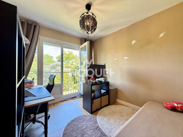 Charmant appartement en dernier étage avec balcon et parking