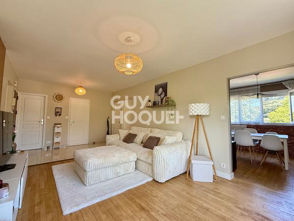 Charmant appartement en dernier étage avec balcon et parking