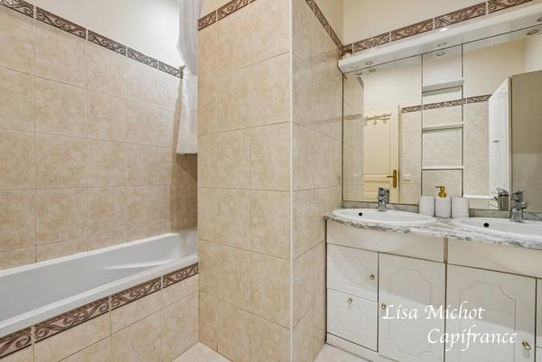 Neuilly - Bel appartement familial traversant avec box et cave – Sectorisation Lycée Pasteur