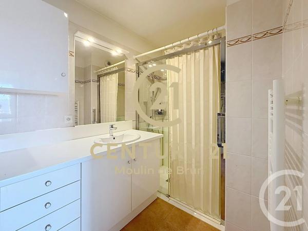 Appartement F3 à vendre  3 pièces - 72,76 m 2   GRASSE  - 06