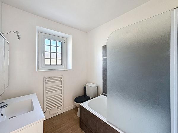 Maison en pierre aux Grèves Langueux à vendre - Maison en pierre dans une copropriété de 3 lots avec son garage et son jardin indépendant !