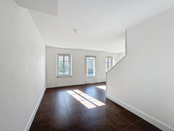 Maison en pierre aux Grèves Langueux à vendre - Maison en pierre dans une copropriété de 3 lots avec son garage et son jardin indépendant !