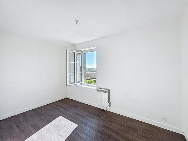 Maison en pierre aux Grèves Langueux à vendre - Maison en pierre dans une copropriété de 3 lots avec son garage et son jardin indépendant !