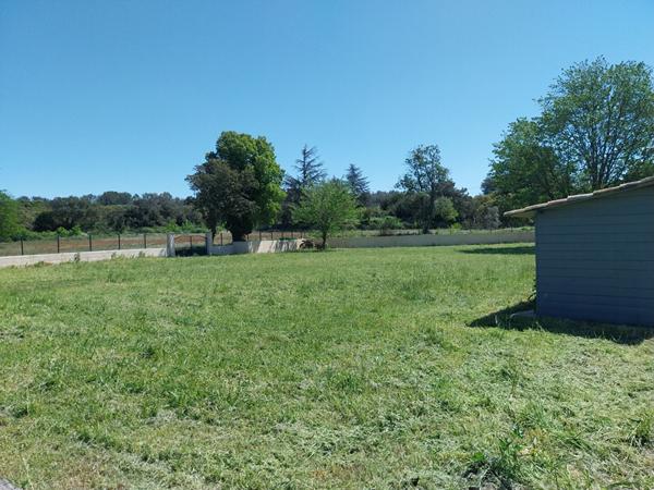 Mas Miramas 4 pièces avec t2 indépendant et vaste terrain sans vis à vis