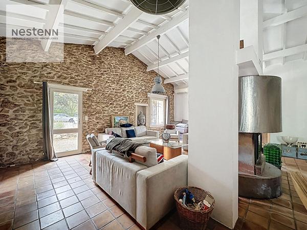 Mas Miramas 4 pièces avec t2 indépendant et vaste terrain sans vis à vis