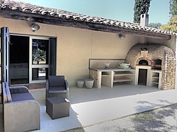 Mas Miramas 4 pièces avec t2 indépendant et vaste terrain sans vis à vis