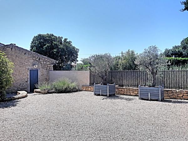 Mas Miramas 4 pièces avec t2 indépendant et vaste terrain sans vis à vis