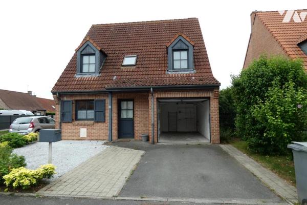 Comines , Quartier résidentiel belle villa individuelle 4 chambres, jardin et garage