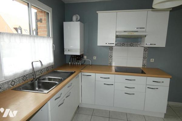 Comines , Quartier résidentiel belle villa individuelle 4 chambres, jardin et garage