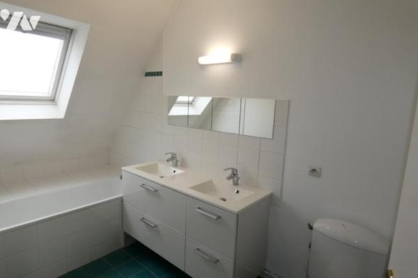 Comines , Quartier résidentiel belle villa individuelle 4 chambres, jardin et garage