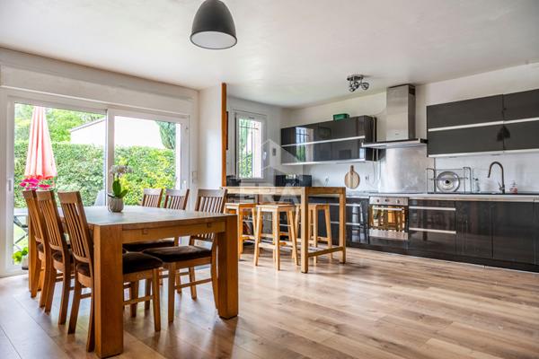 Grand appartement à Villeneuve d'Ascq 9 pièces avec jardin et 2 garages