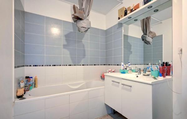 Appartement Marseille 13012 - 3 pièce(s) 57 m2 - dernier étage ,terrasse de 57m², double box en ss sol