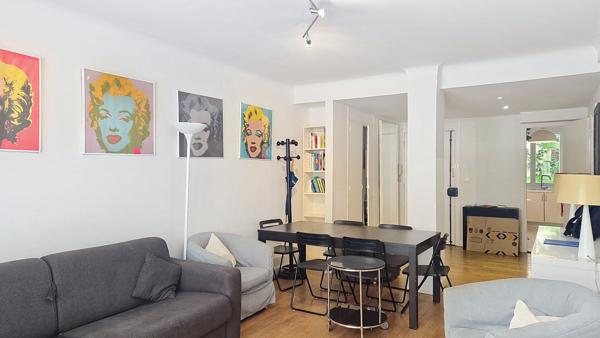 Grand trois pièces avec balcon - PARIS