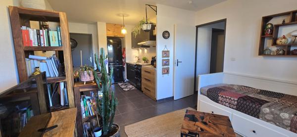 Sorgues (84700) APPARTEMENT T2 -TERRASSE-PLACE DE PARKING SOUS SOL