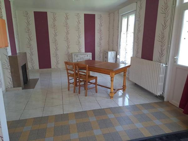 Vente                                                      Maison de village
                        
                     9 pièces                      145 m2                     à Attigny
