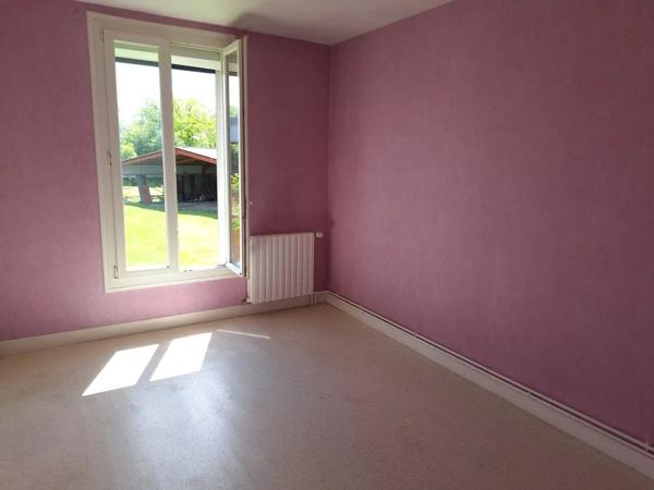 Vente                                                      Maison de village
                        
                     9 pièces                      145 m2                     à Attigny
