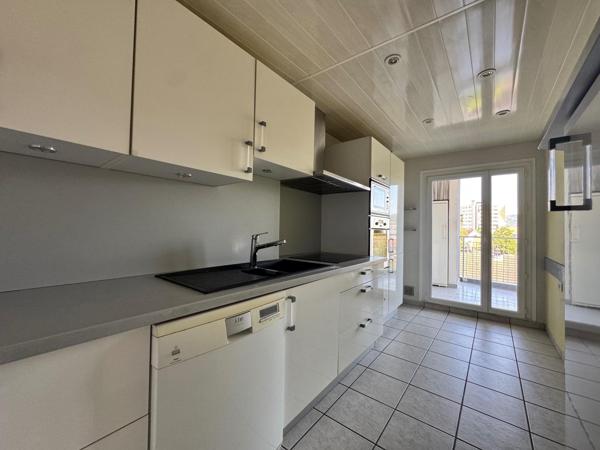 T4 proche gare Viotte, calme, vue, deux terrasses