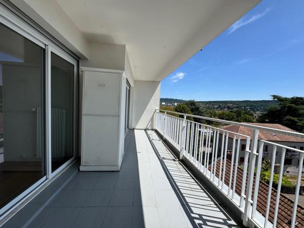 T4 proche gare Viotte, calme, vue, deux terrasses