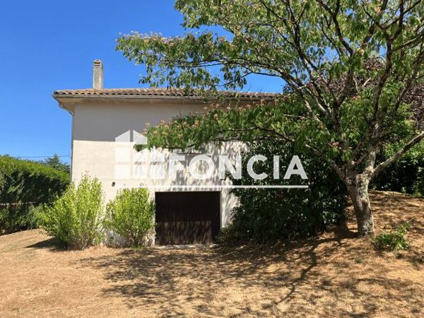 À vendre Maison 6 pièces 181.52 m² - Angoulême 16000