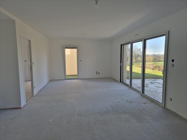 Maison neuve 140m2 5 chambres garage jardin proche centre ville