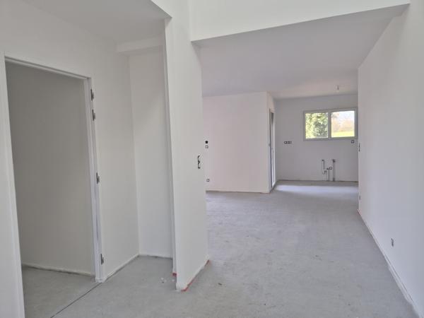 Maison neuve 140m2 5 chambres garage jardin proche centre ville