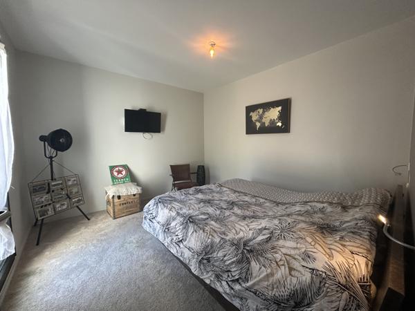 Laplume (47310) MAISON D'ARCHITECTE DE 163 M2 AVEC 4 CHAMBRES, GARAGE, SOUS SOL ET TERRAIN DE 5600 M2