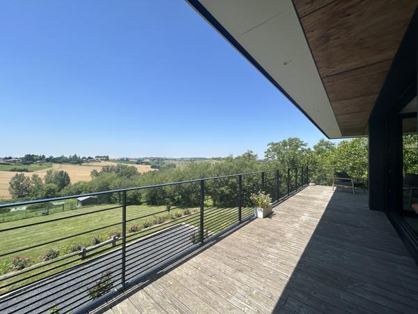 Laplume (47310) MAISON D'ARCHITECTE DE 163 M2 AVEC 4 CHAMBRES, GARAGE, SOUS SOL ET TERRAIN DE 5600 M2