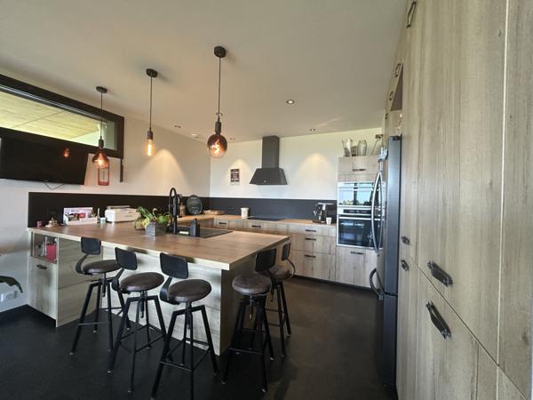 Laplume (47310) MAISON D'ARCHITECTE DE 163 M2 AVEC 4 CHAMBRES, GARAGE, SOUS SOL ET TERRAIN DE 5600 M2