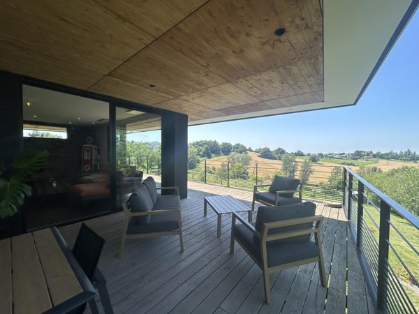 Laplume (47310) MAISON D'ARCHITECTE DE 163 M2 AVEC 4 CHAMBRES, GARAGE, SOUS SOL ET TERRAIN DE 5600 M2